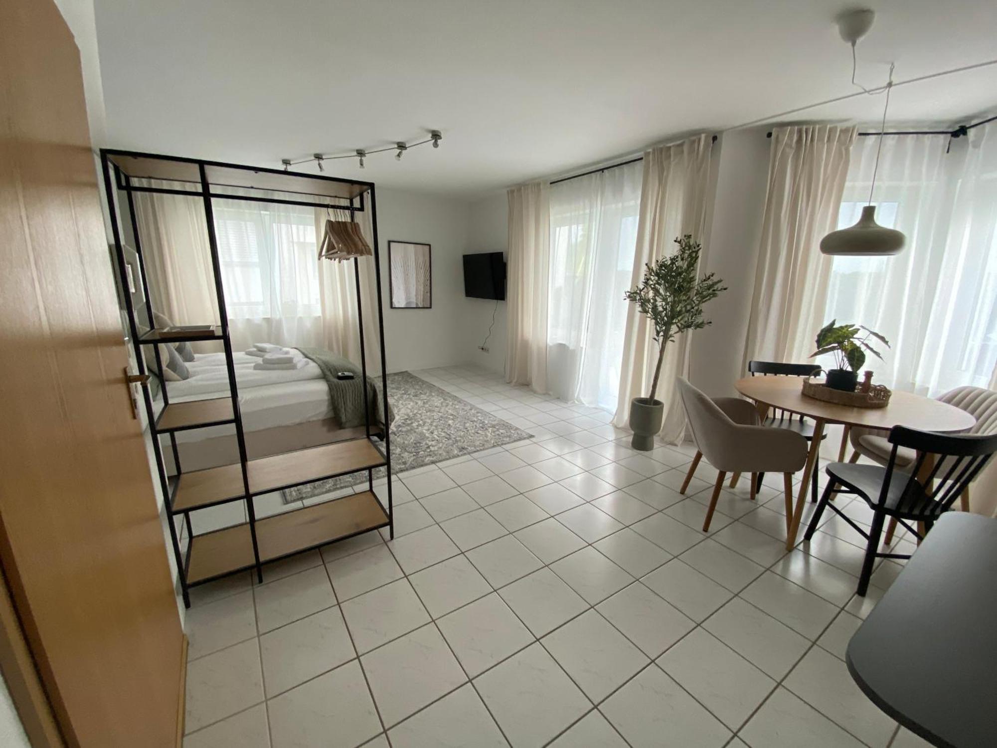 Moderne Wohnung Mit Terrasse & Parkplatz; Naehe Bwzk & Amazon Koblenz  Exterior photo